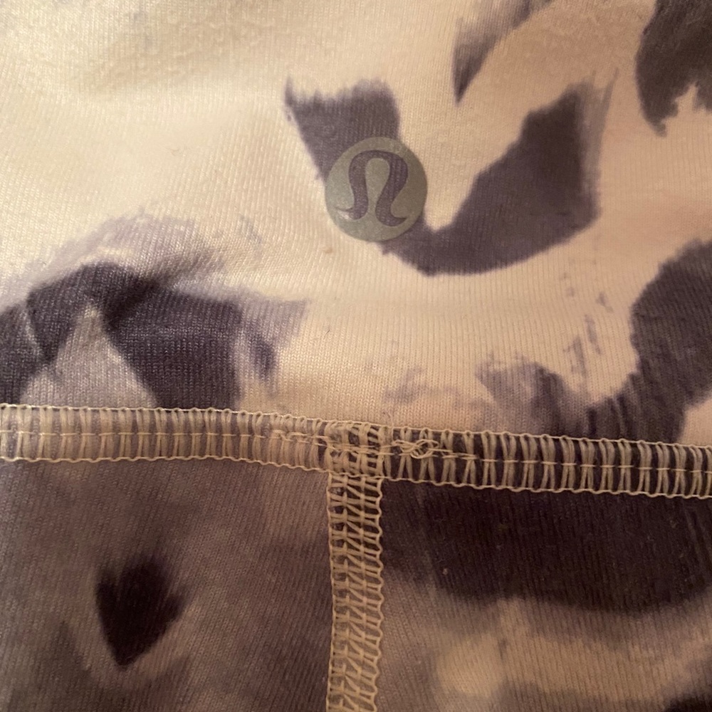 Lululemon Cropped Pattern Legging - image 3